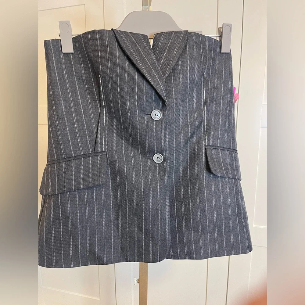 NWOT: SIMKHAI Gray Pinstripe Bustier Strapless Top Size 10 - Picture 4 of 13